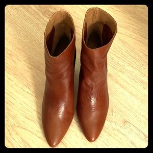 Lucky Brand Yubal leather pull on booties